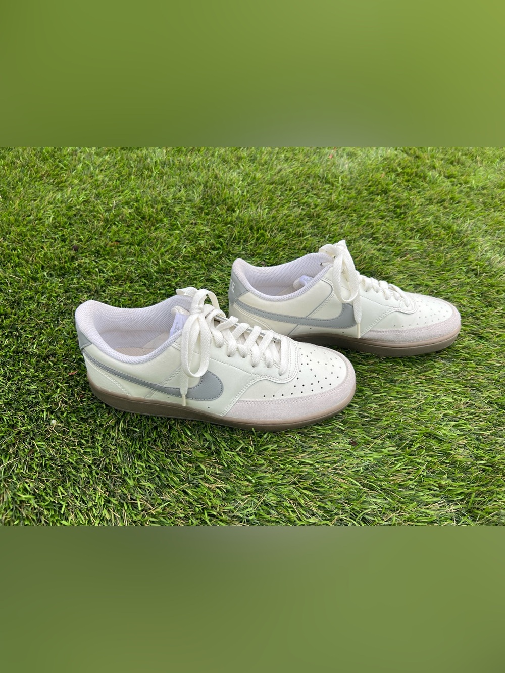 Nike Low-Top Sneakers in White and Light Gray